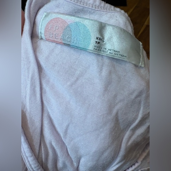 FREE PEOPLE BEACH XS ✨ Women's Sleeveless Top *has spots* - Picture 4 of 4